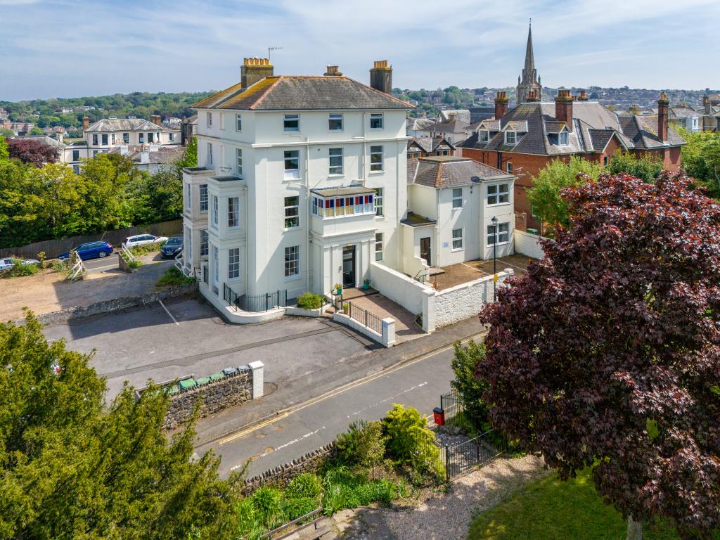 Lot: 145 - IMPOSING FREEHOLD BLOCK OF SEVEN APARTMENTS FOR INVESTMENT - Aerial shot of West Point